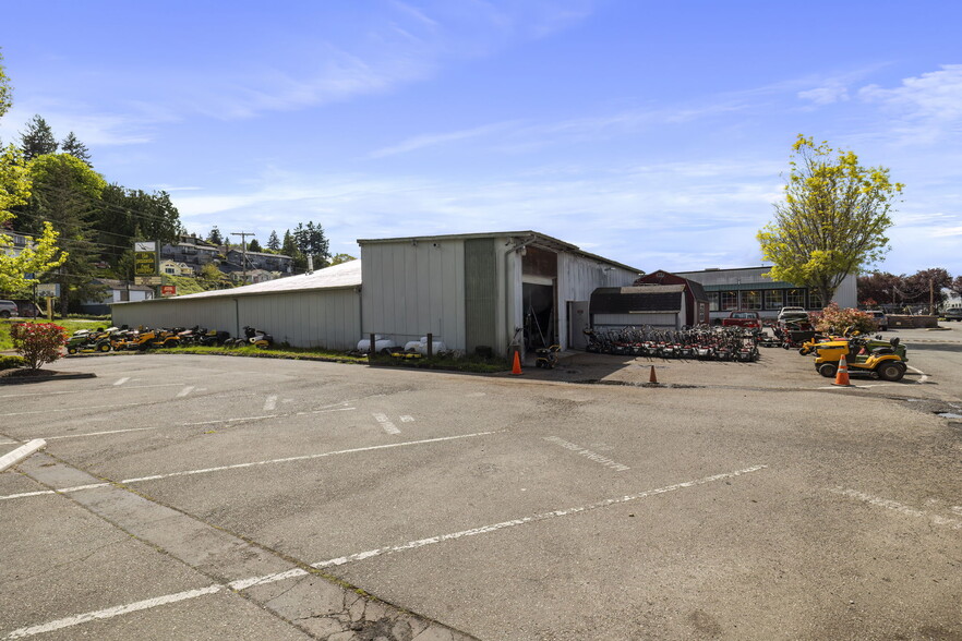 More Photos Of 901 Bay St, Port Orchard Storefront For Sale