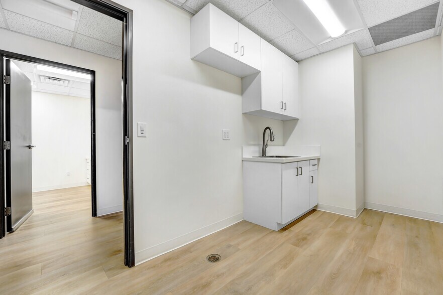 More Photos Of 11600 Wilshire Blvd, Los Angeles Medical For Lease