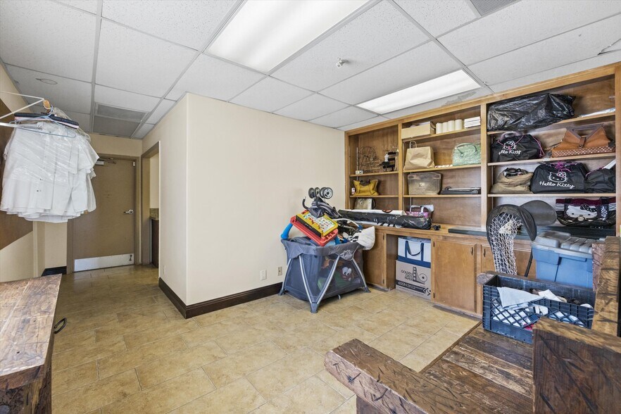 More Photos Of 205 E 18th St, Bakersfield Manufacturing For Sale