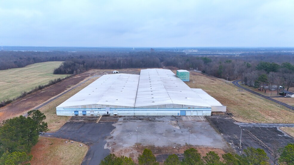 Primary Photo Of 7845 Carneal Rd, West Paducah Warehouse For Lease