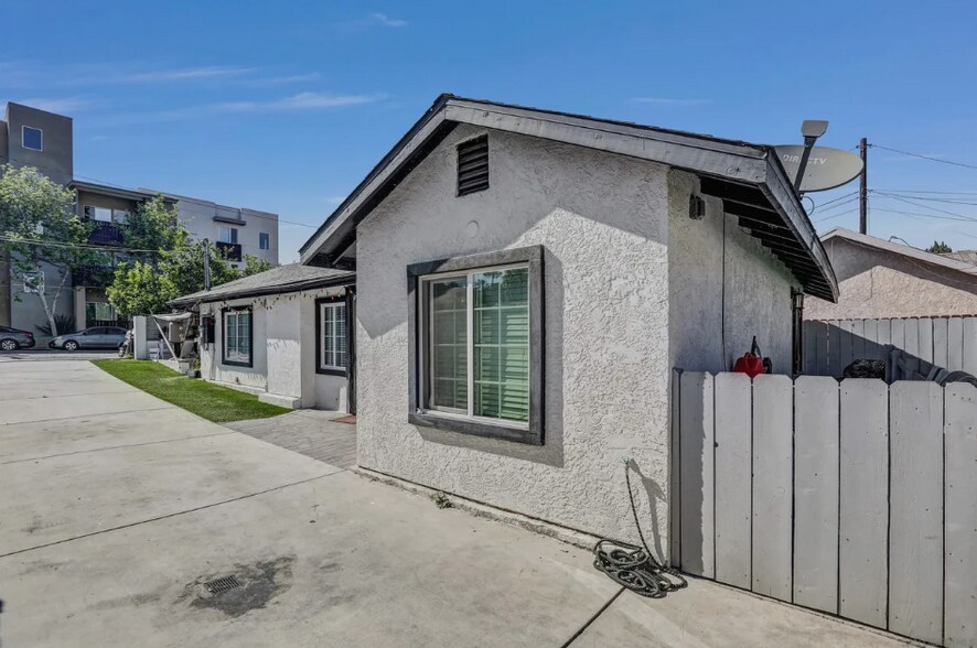 More Photos Of 515 63rd St, San Diego Apartments For Sale