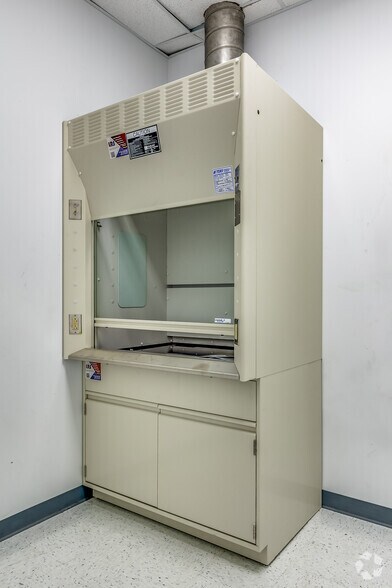 More Photos Of 12358 Parklawn Dr, North Bethesda Office For Lease