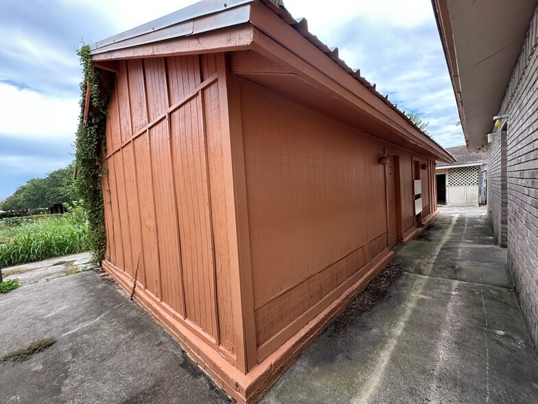 More Photos Of 6628 Crestway Dr, San Antonio Flex For Sale