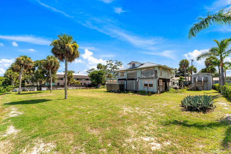 More Photos Of 1811 Riverview Dr, Melbourne Office Residential For Sale