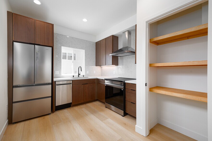 More Photos Of 3650 Quimby St, San Diego Multifamily For Sale