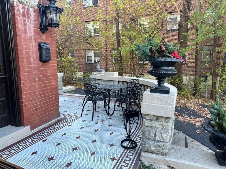 More Photos Of 445 Ludlow Ave, Cincinnati Apartments For Sale