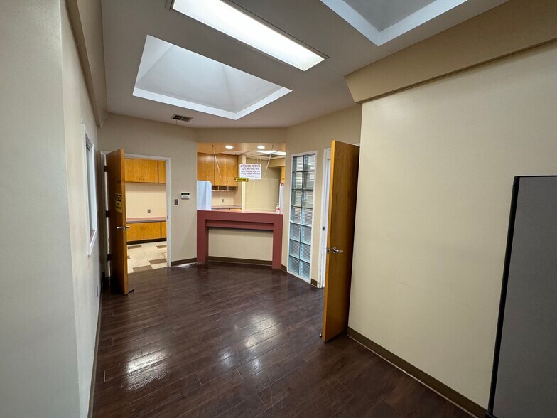 More Photos Of 1705 28th St, Bakersfield Medical For Lease