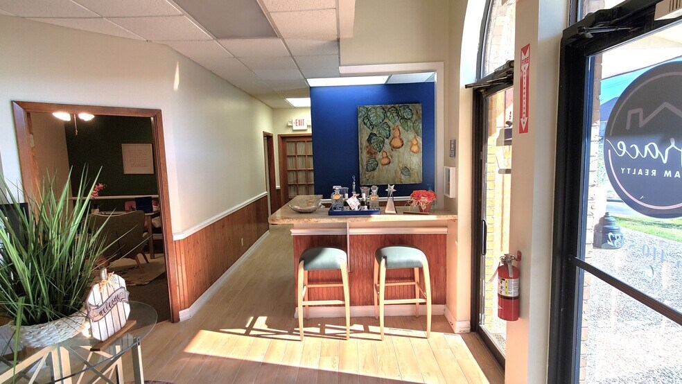 More Photos Of 2510 Westminister St, Pearland Medical For Lease