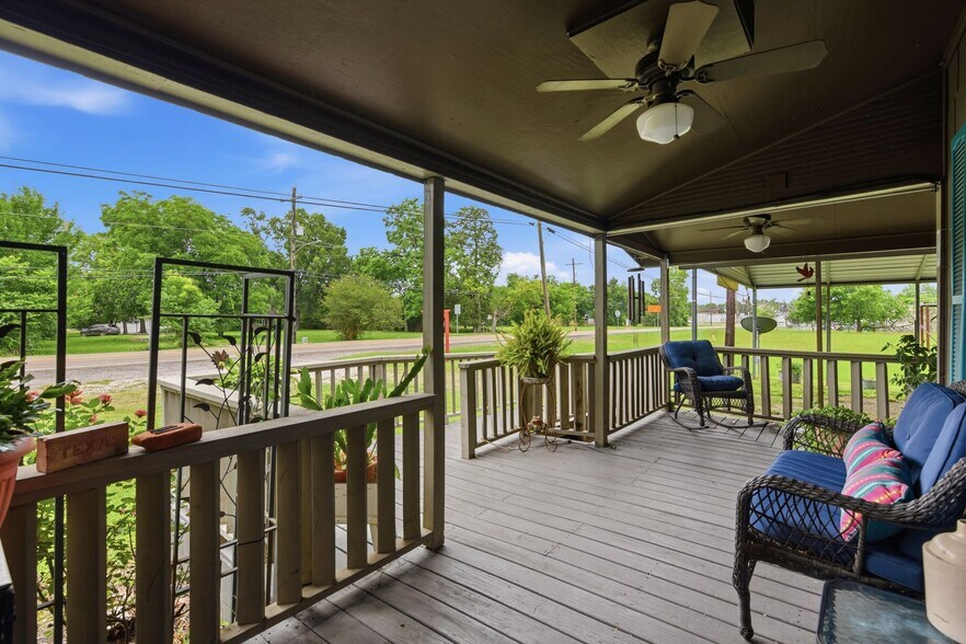 More Photos Of 9282 State Highway 75 S, New Waverly Freestanding For Sale