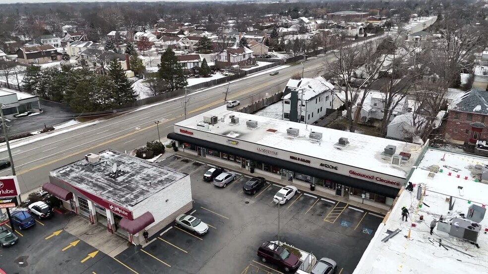 Primary Photo Of Glenview Rd @ NEC Glenview Rd & Greenwood Rd, Glenview Unknown For Lease