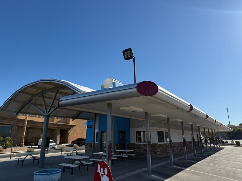 More Photos Of 1426 E Lake Mead Pky, Henderson Fast Food For Sale