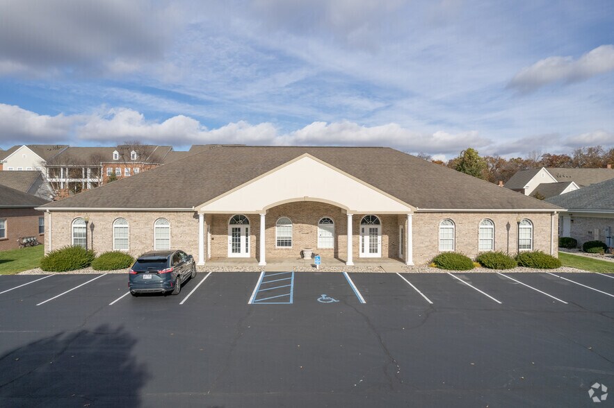 More Photos Of 5942 Renaissance Pl, Toledo Office For Sale