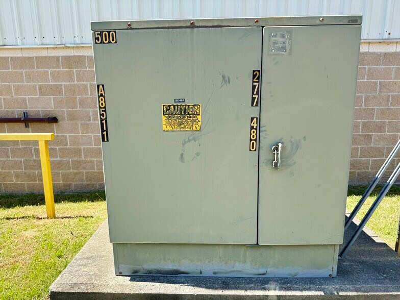 More Photos Of 189 Ringgold Industrial Pky, Danville Manufacturing For Lease