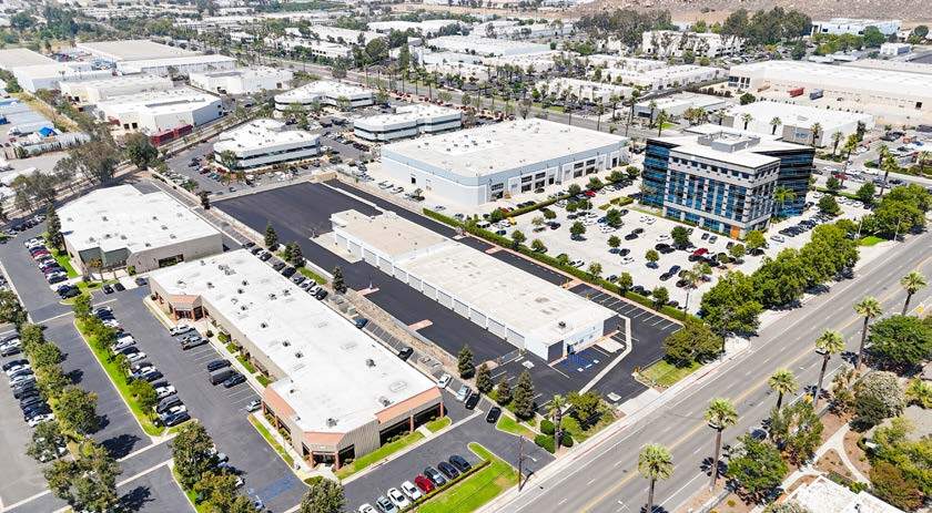 More Photos Of 1391 Spruce St, Riverside Distribution For Lease