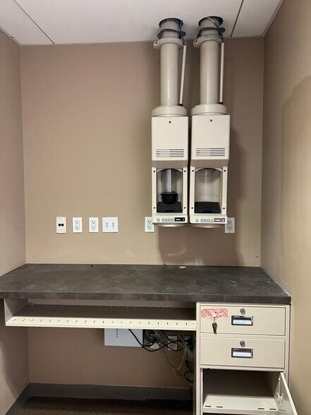 More Photos Of 435-437 Broadway, Bayonne Bank For Lease