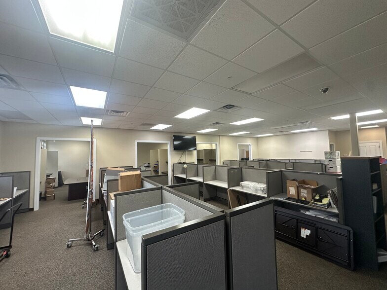 More Photos Of 7011 Rivers Ave, Charleston Office For Sale