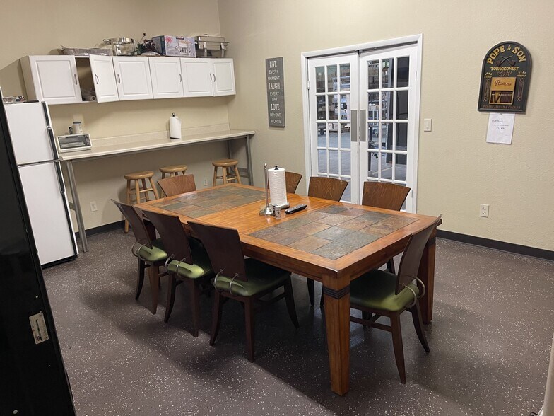 More Photos Of 3489 All American Blvd, Orlando Warehouse For Lease