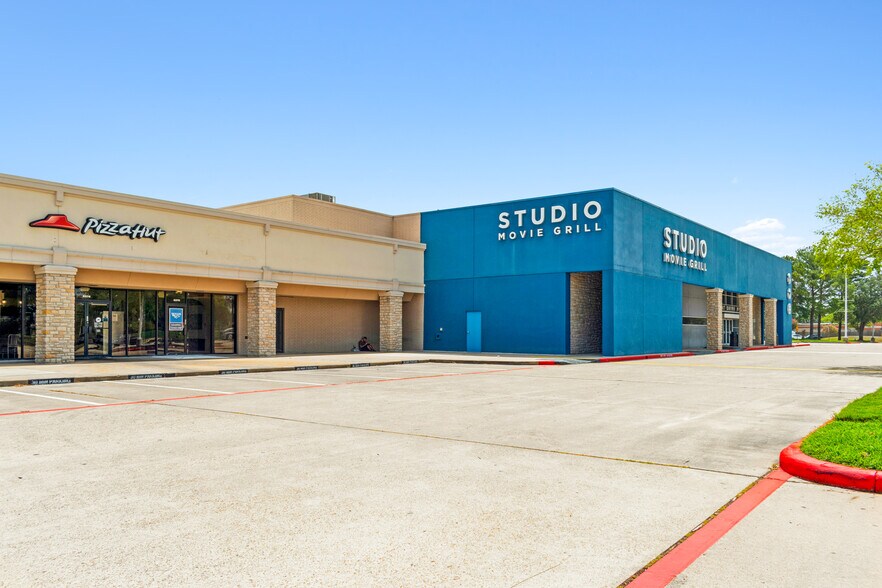 More Photos Of 8470-8592 N Highway 6, Houston Unknown For Lease