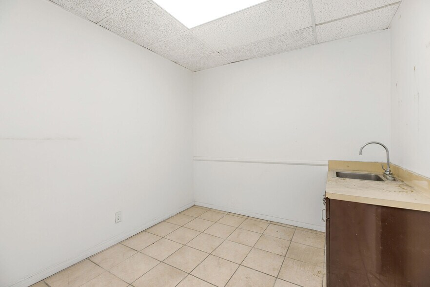 More Photos Of 1600 W Pico Blvd, Los Angeles Land For Lease