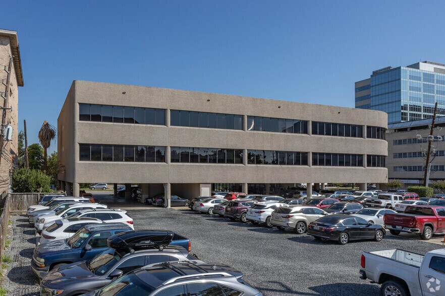 More Photos Of 2201 W Holcombe Blvd, Houston Medical For Lease