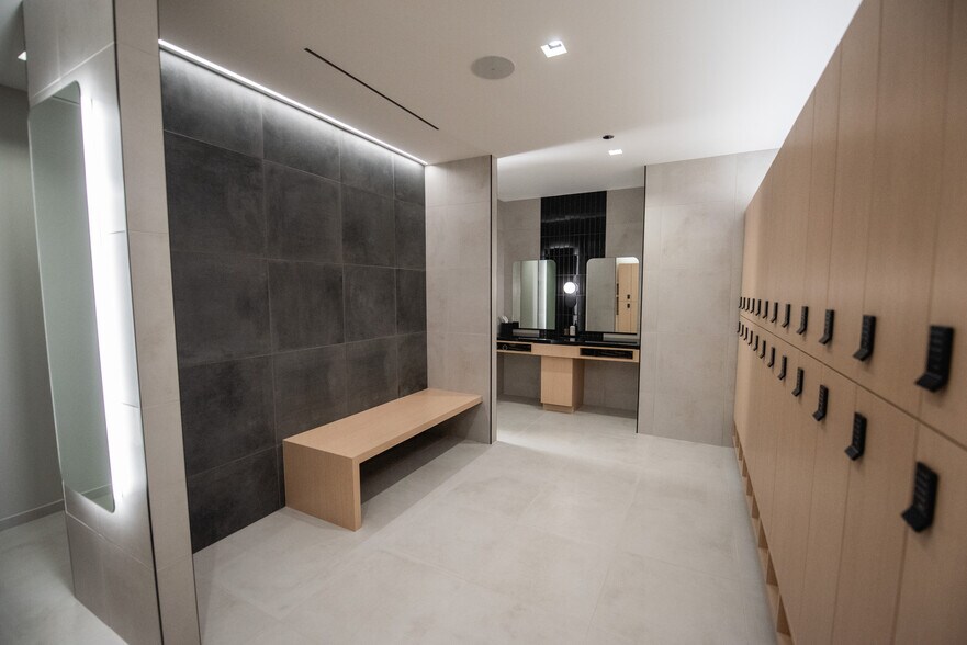 More Photos Of 1 E Wacker Dr, Chicago Office For Lease