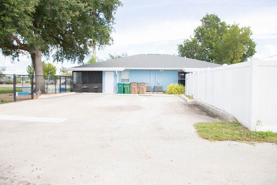 More Photos Of 2826 Santa Barbara Blvd, Cape Coral Freestanding For Sale