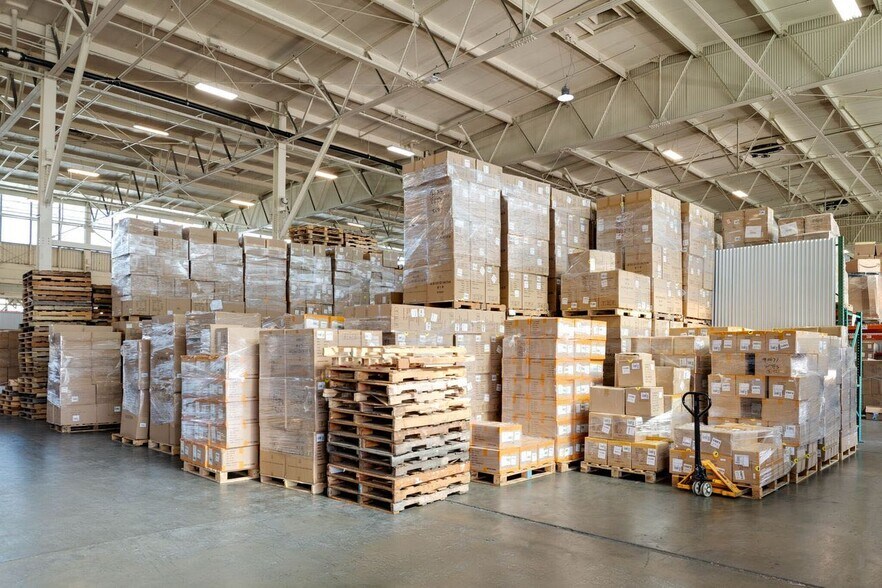 More Photos Of 900 Turnbull Canyon Rd, City Of Industry Warehouse For Lease