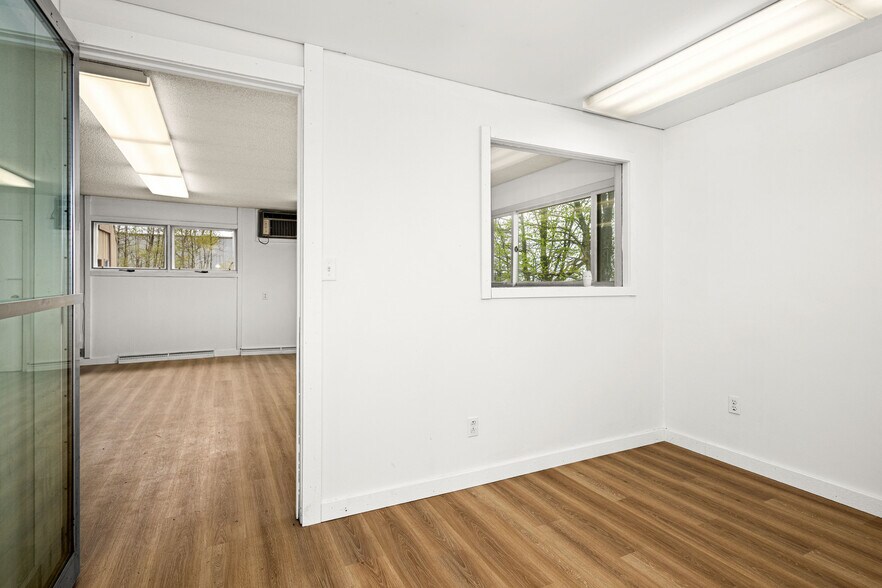 More Photos Of 9353 Westgate Blvd, Duluth Warehouse For Sale