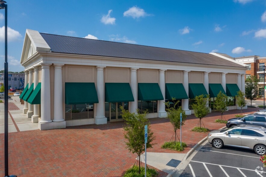 More Photos Of 11135 Golf Links Dr, Charlotte Unknown For Lease