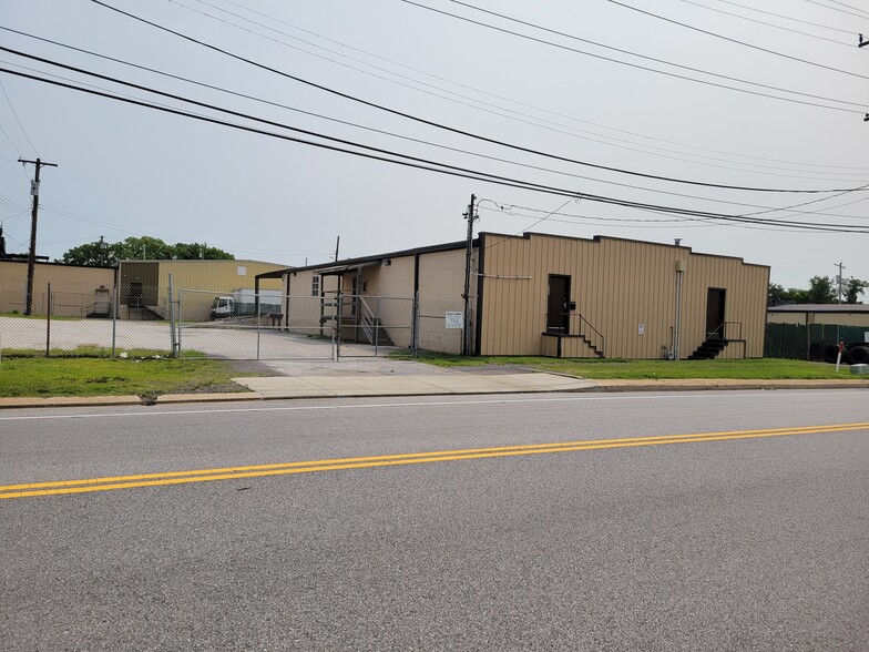 Primary Photo Of 825 North Point Rd, Rosedale Warehouse For Lease