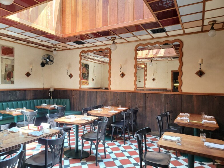 More Photos Of 582 Broadway, Kingston Restaurant For Sale
