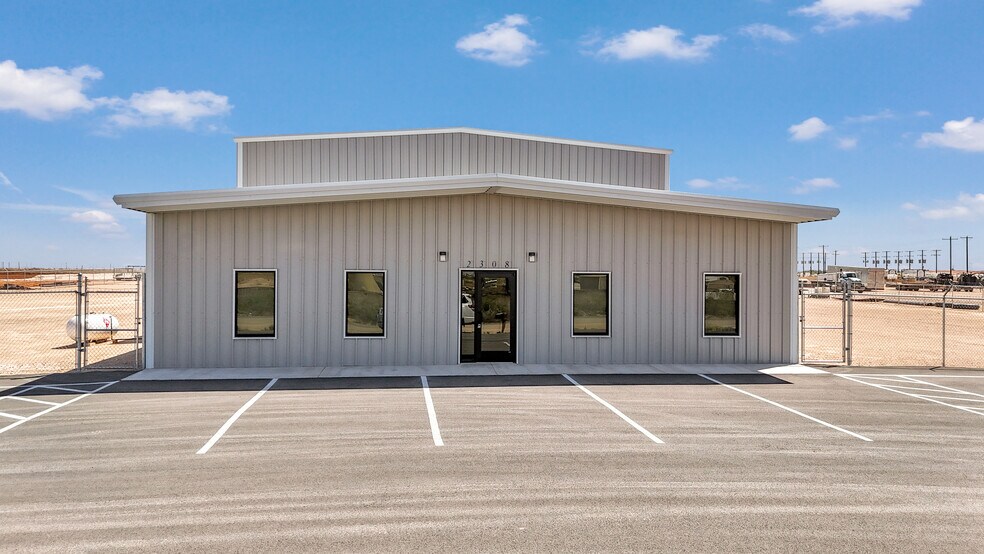 More Photos Of 2316 County Rd 130 rd, Midland Warehouse For Lease