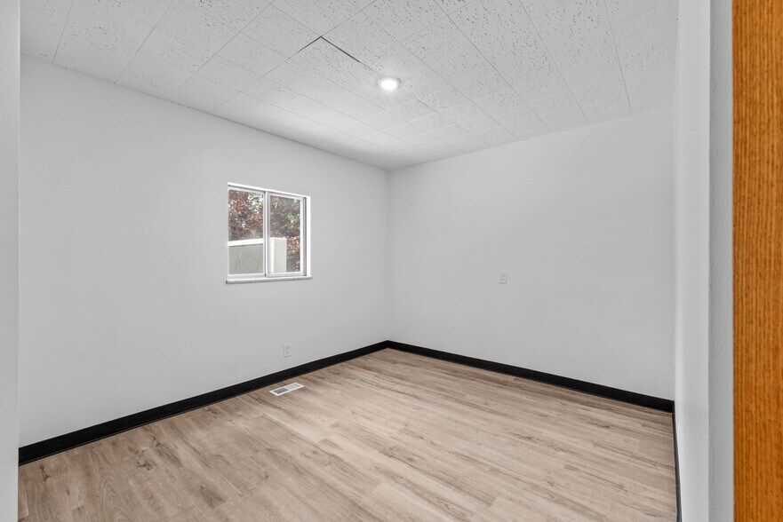 More Photos Of 2532 Spring Arbor Rd, Jackson Medical For Sale