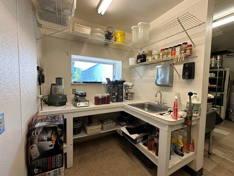 More Photos Of 194 Main St, Amesbury Restaurant For Sale