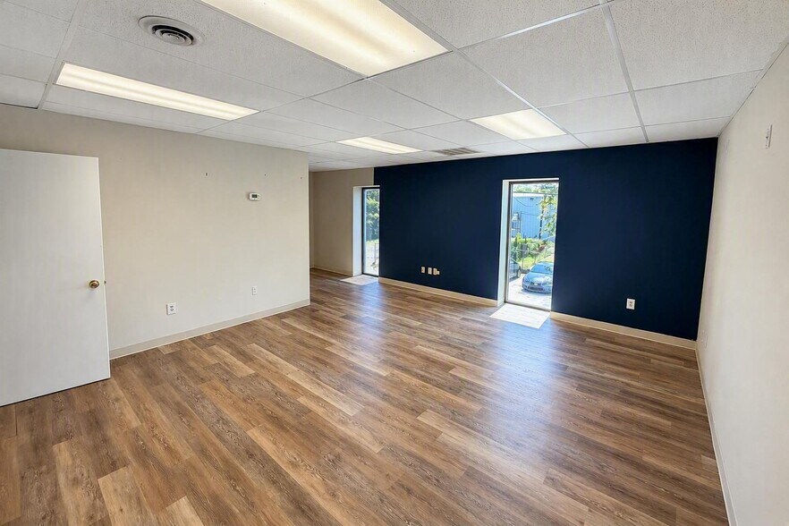 More Photos Of 850 W 40th St, Norfolk Office For Lease