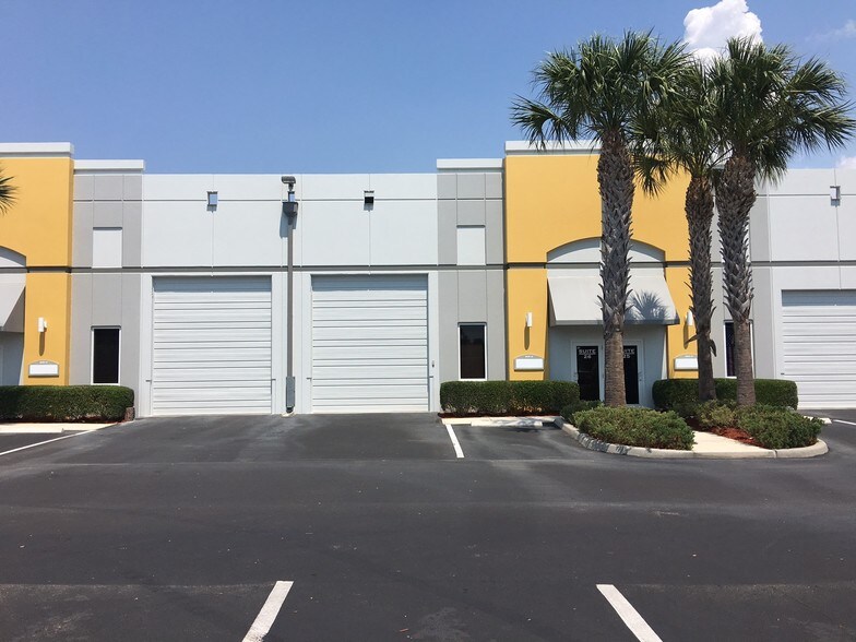 More Photos Of 12960 Commerce Lakes Dr, Fort Myers Warehouse For Lease