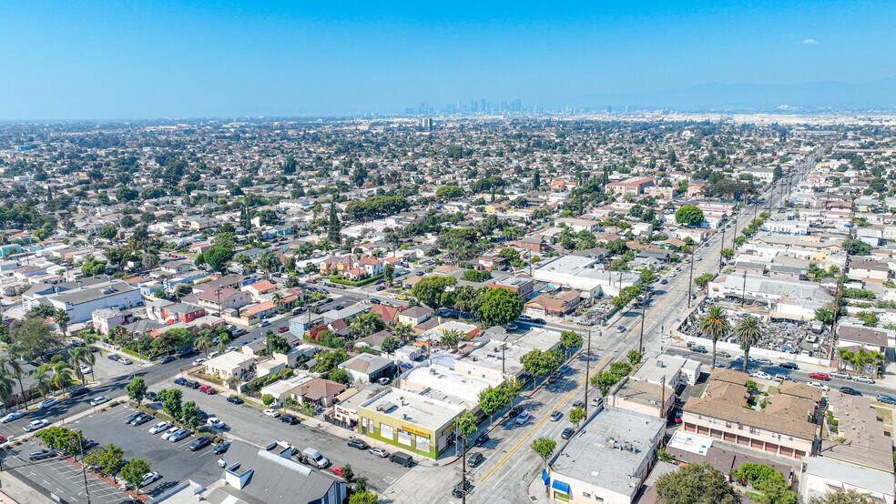 More Photos Of 8415 State St, South Gate Storefront For Sale