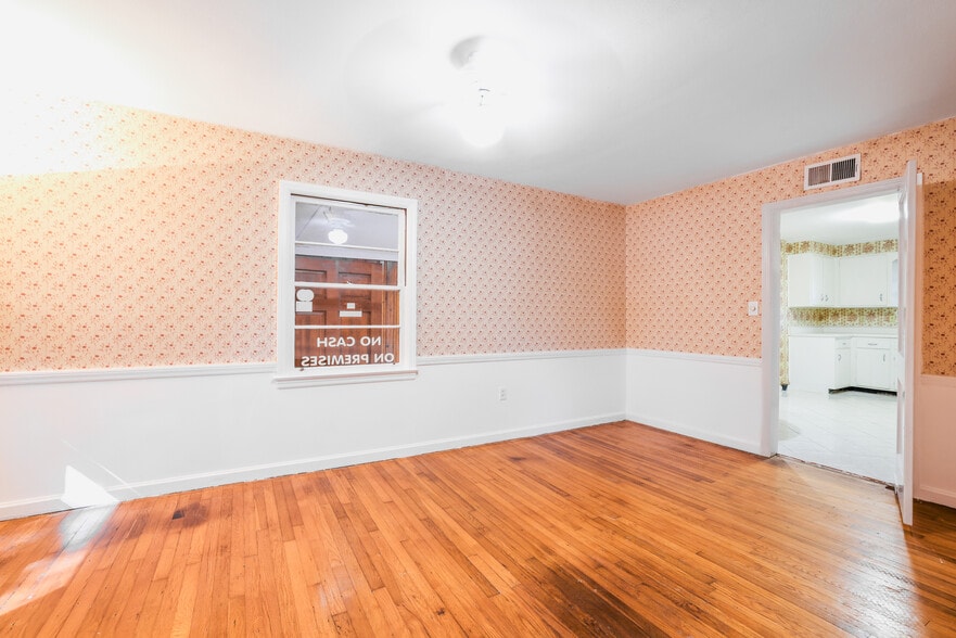 More Photos Of 112 E Derenne Ave, Savannah Office For Sale