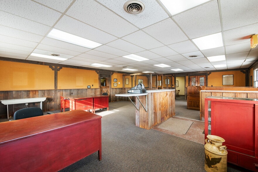 More Photos Of 690 S Lapeer Rd, Oxford Warehouse For Sale