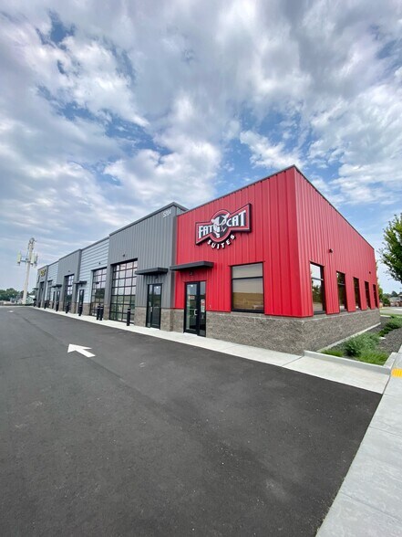 More Photos Of 5204 W Okanogan Ave, Kennewick Light Distribution For Lease
