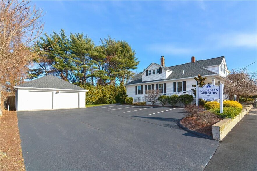 More Photos Of 468 Warren Ave, East Providence Medical For Sale