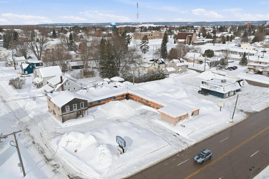 More Photos Of 1712 Ashmun St, Sault Sainte Marie Hotel For Sale