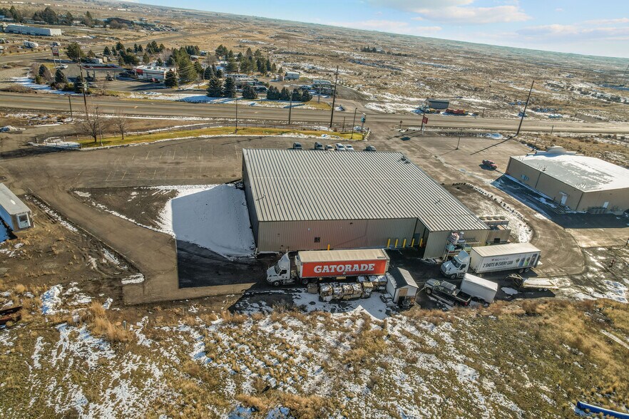 More Photos Of 904 S Greenwood St, Shoshone Supermarket For Sale