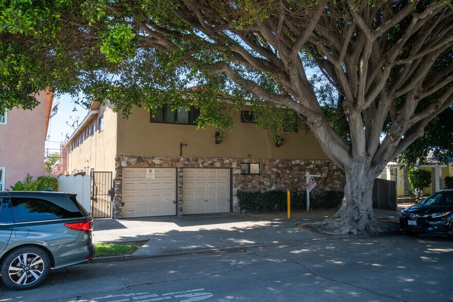 Primary Photo Of 1137 Junipero Ave, Long Beach Apartments For Sale