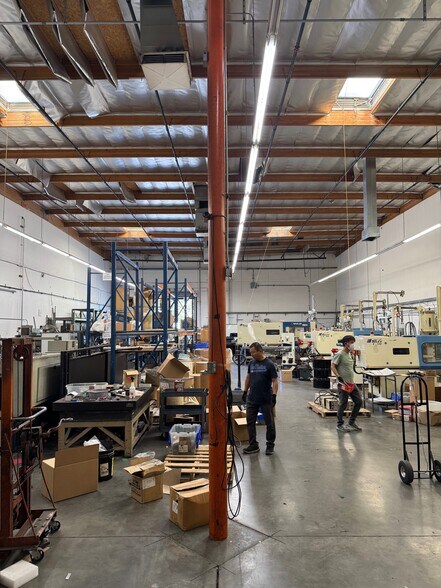 More Photos Of 25620 Rye Canyon Rd, Valencia Warehouse For Lease