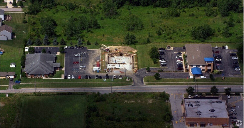 More Photos Of 1541 S Court St, Crown Point Medical For Lease