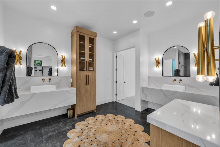 More Photos Of 3366 W 2100 S, Hurricane Multifamily For Sale