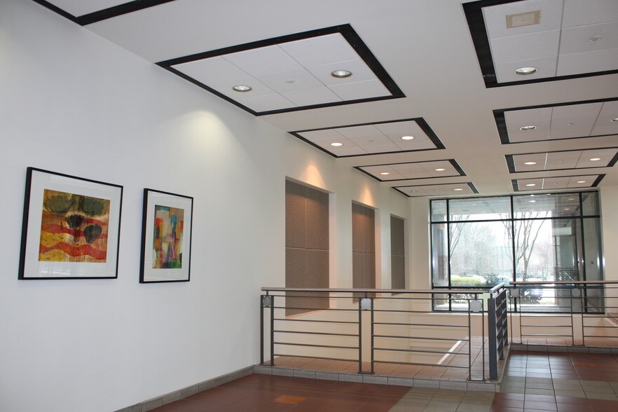 More Photos Of 7130 Goodlett Farms Pky, Cordova Office For Lease