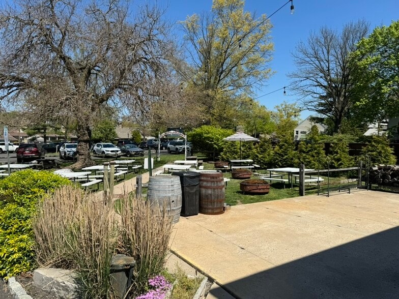 More Photos Of 5788 US-202 Rt, Lahaska Restaurant For Sale