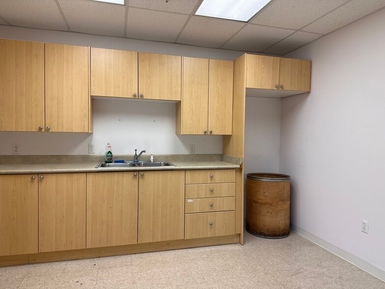 More Photos Of 987 Stewart Rd, Monroe Office For Lease